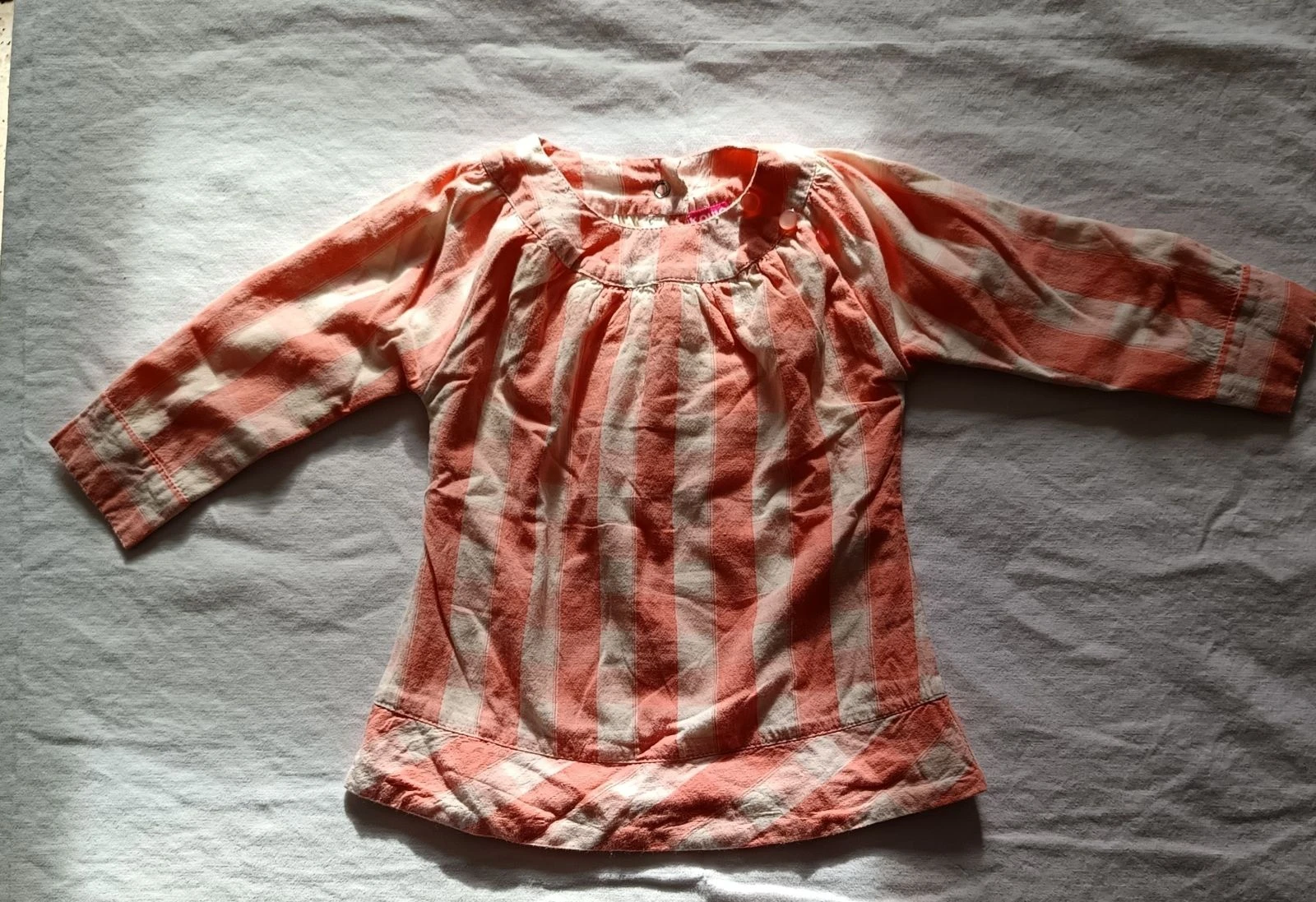 Petit haut ou robe pikouic taille 9 mois